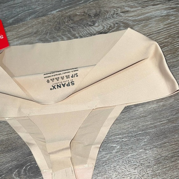 Spanx Undietectable Smooth Seamless Soft Nude Panties - Picture 3 of 7